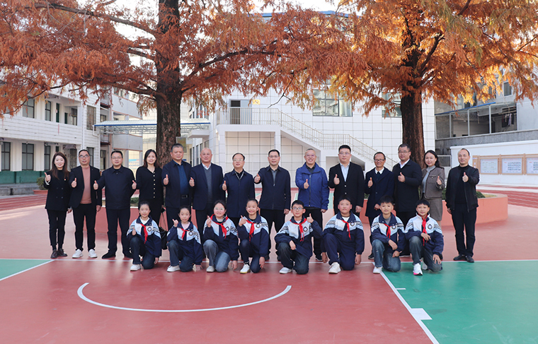 綠之韻捐贈20萬善款助力鄉(xiāng)村教育，700套“可躺式課桌椅”讓孩子舒心午睡